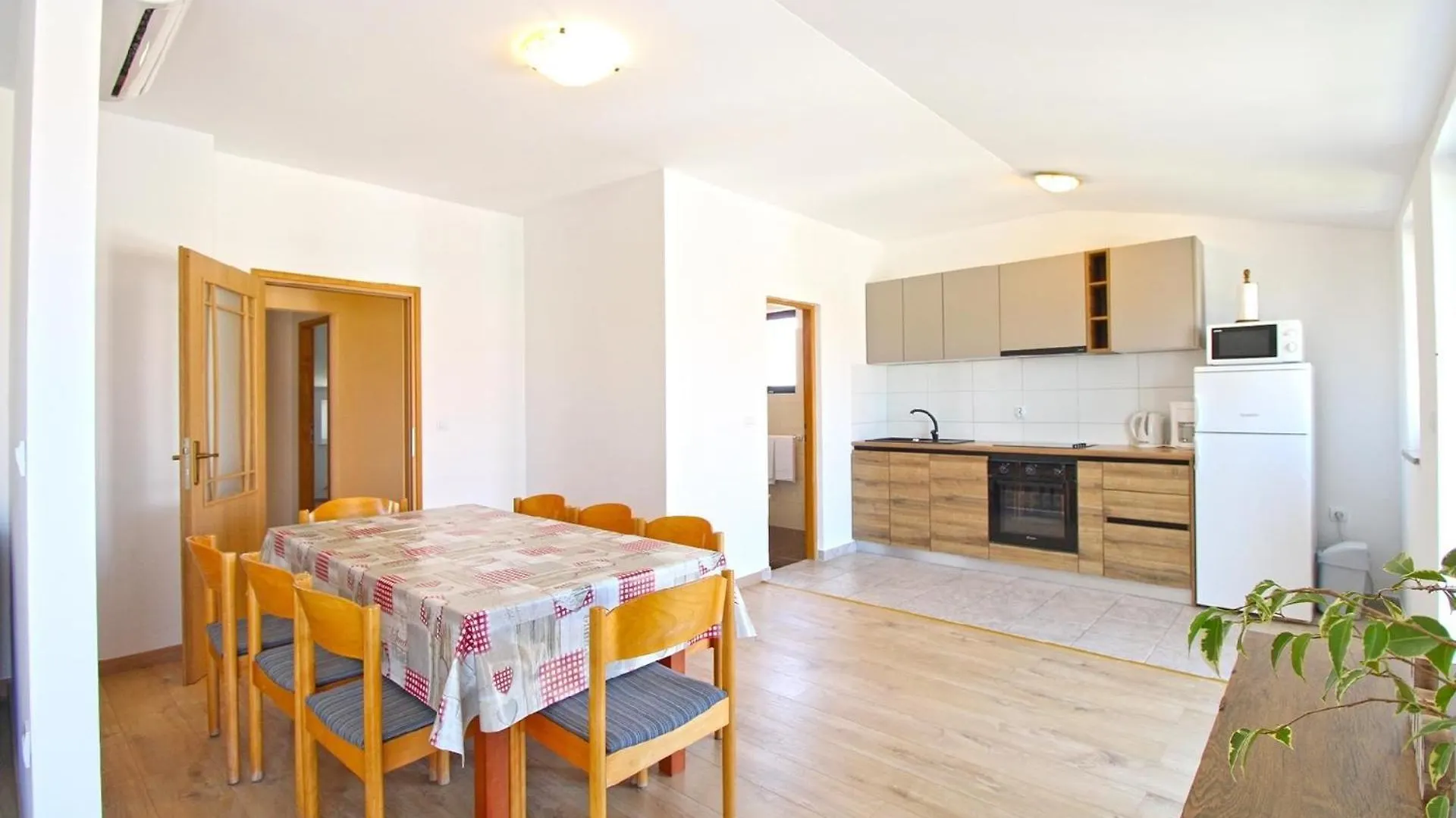 Apartment Ferienwohnung Fuer 6 Personen Ca 100 Qm In Fazana, Istrien Istrische Riviera